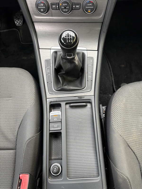 Volkswagen Golf — 17