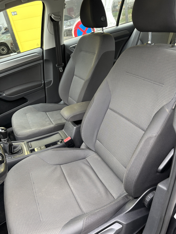 Volkswagen Golf — 10
