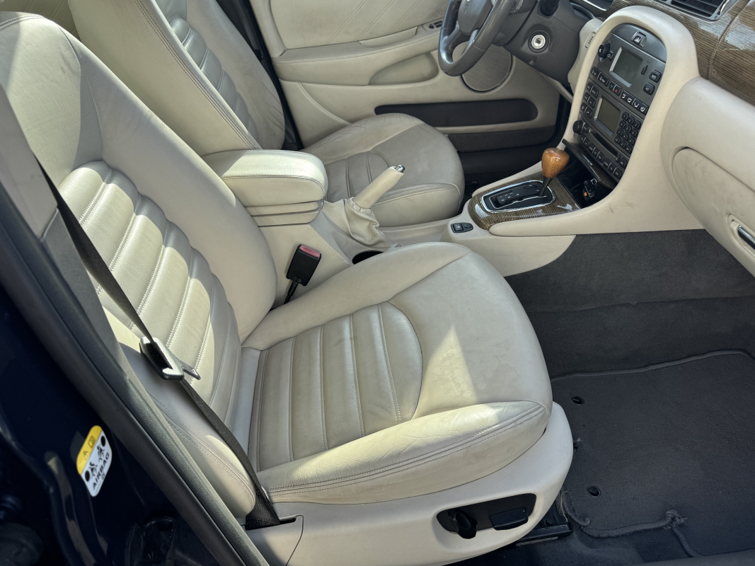 Jaguar X-Type — 14