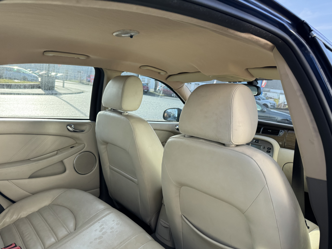 Jaguar X-Type — 18