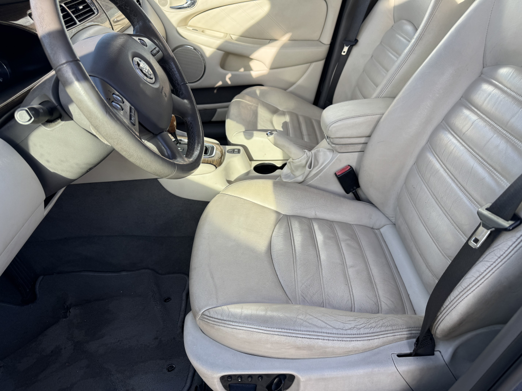 Jaguar X-Type — 16