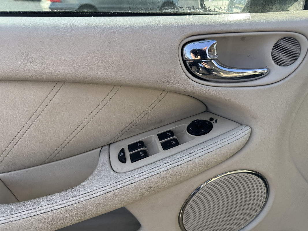 Jaguar X-Type — 25