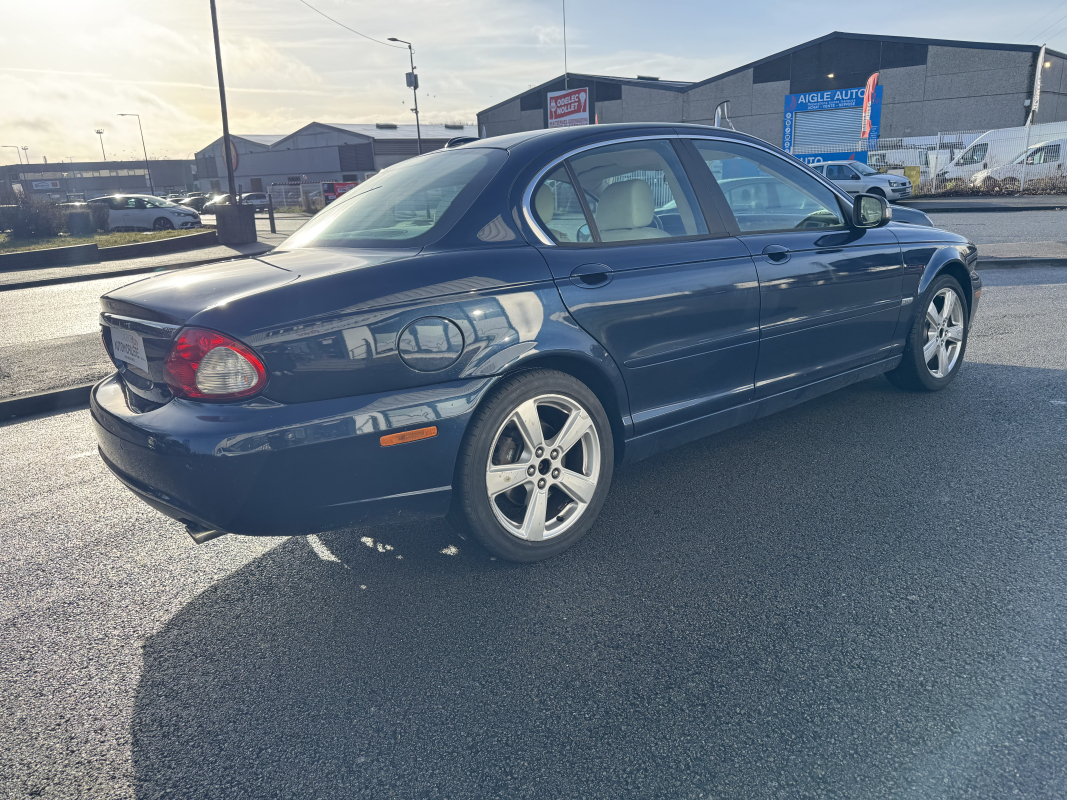 Jaguar X-Type — 4