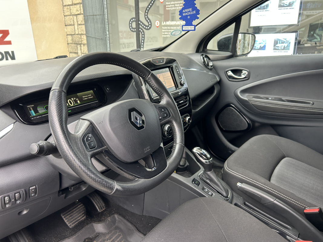 Renault Zoe — 10