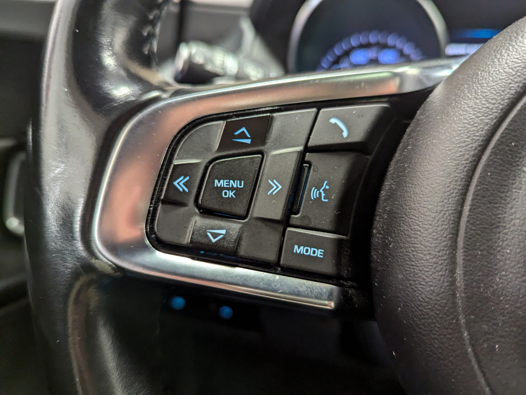 Jaguar XE — 13