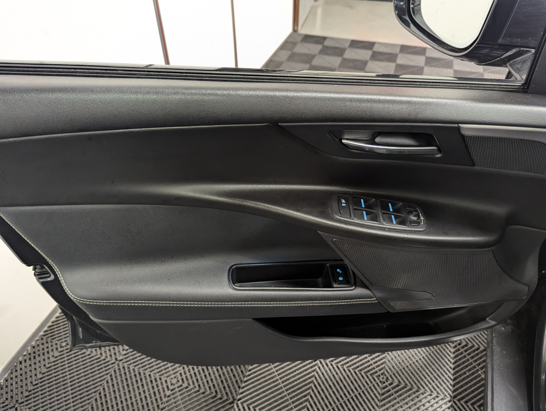 Jaguar XE — 30