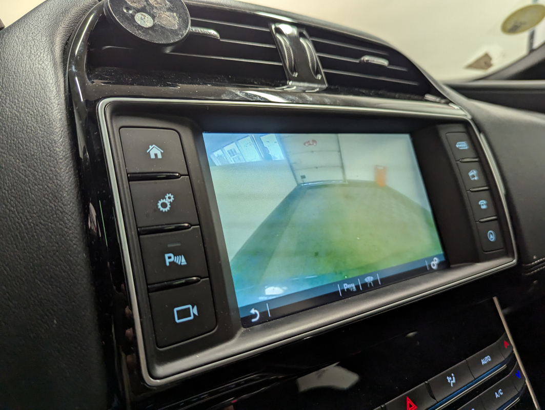 Jaguar XE — 21