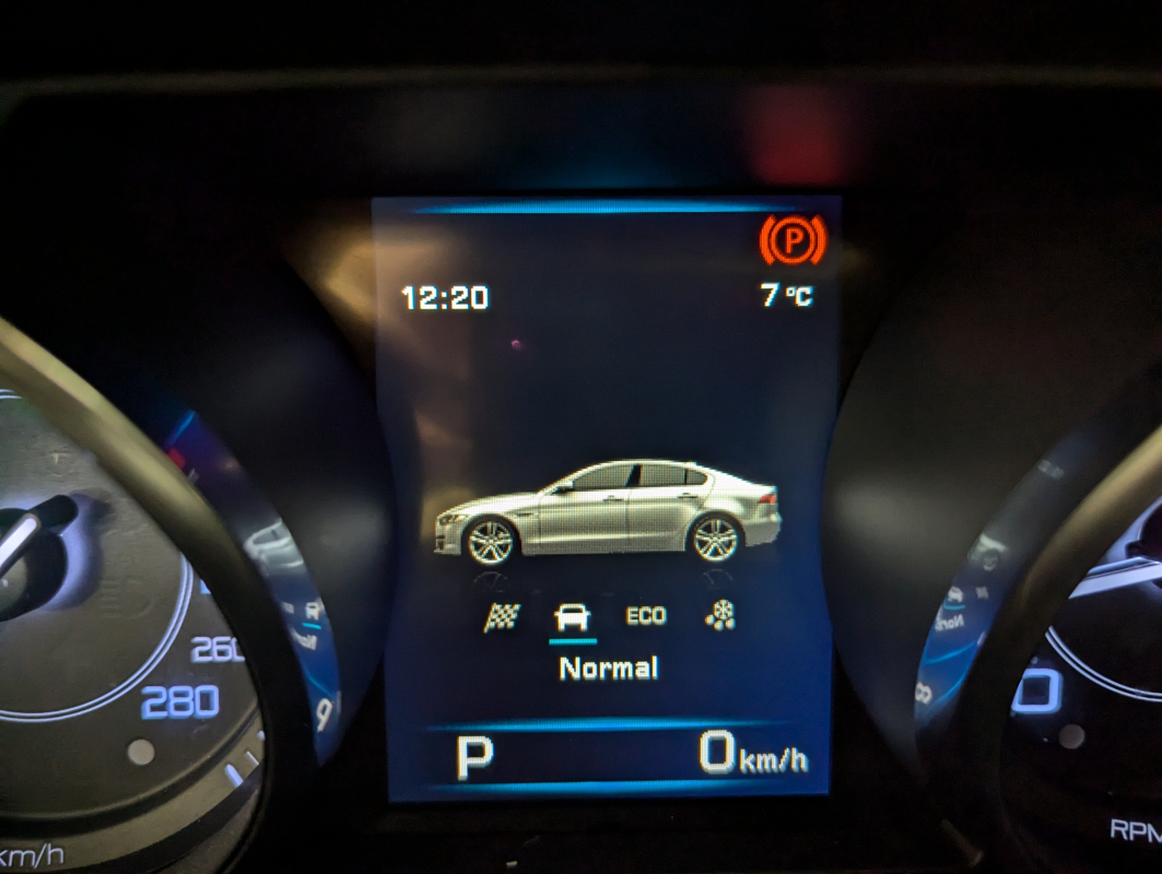 Jaguar XE — 25