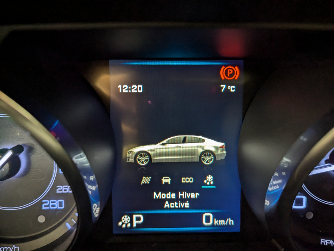 Jaguar XE — 26