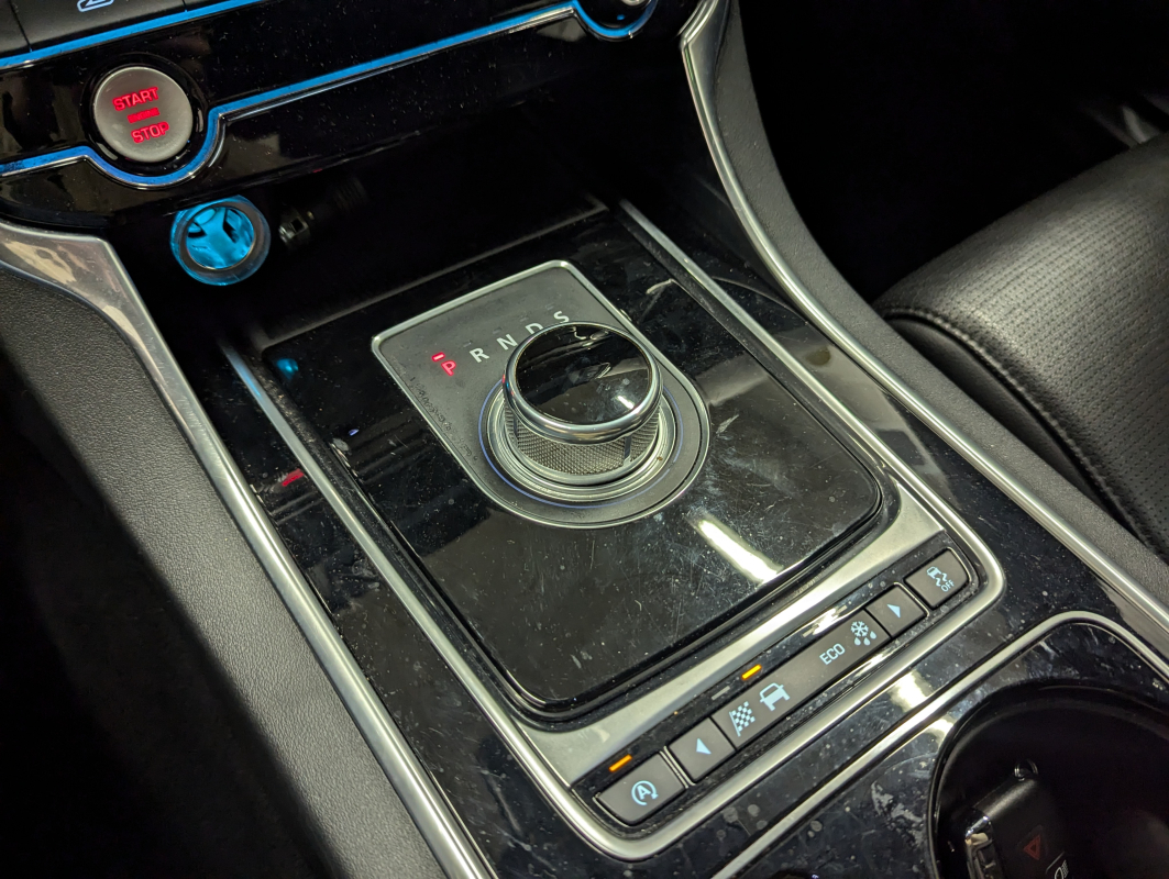 Jaguar XE — 24