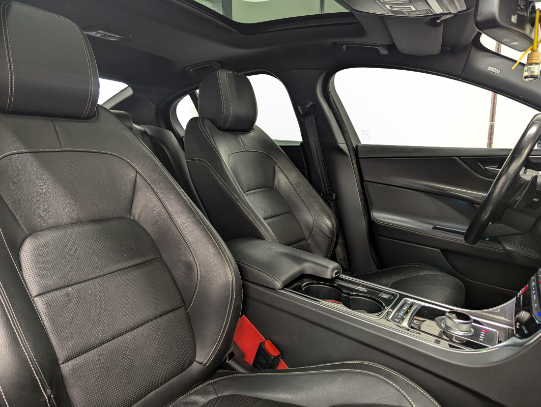 Jaguar XE — 11