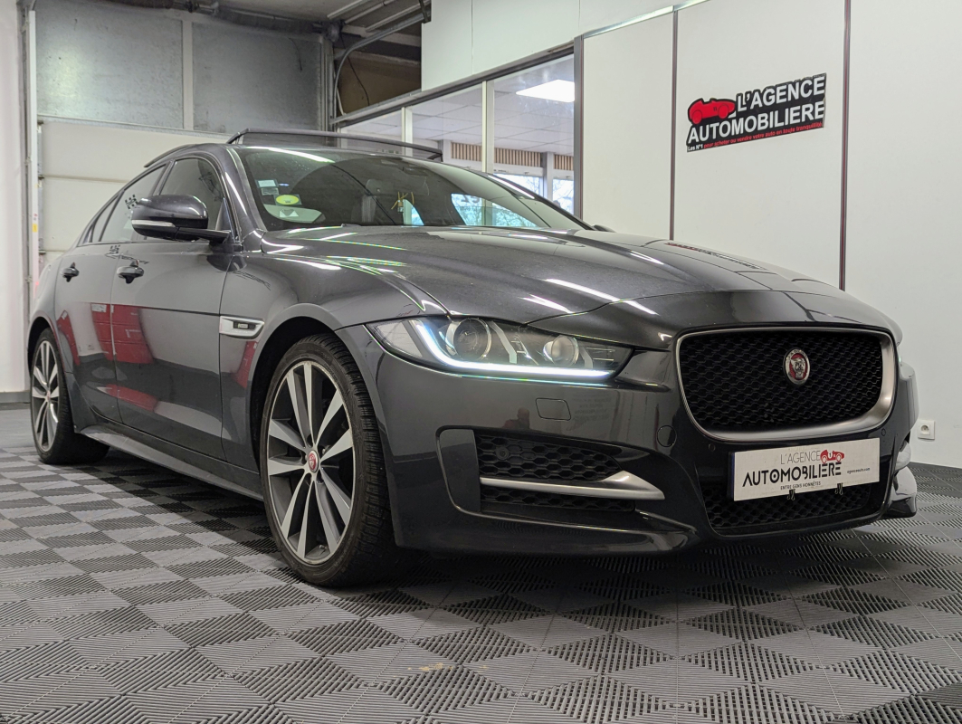 Jaguar XE — 3