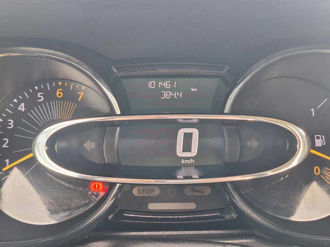 Renault Clio Estate — 19