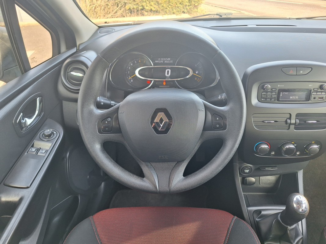Renault Clio Estate — 17
