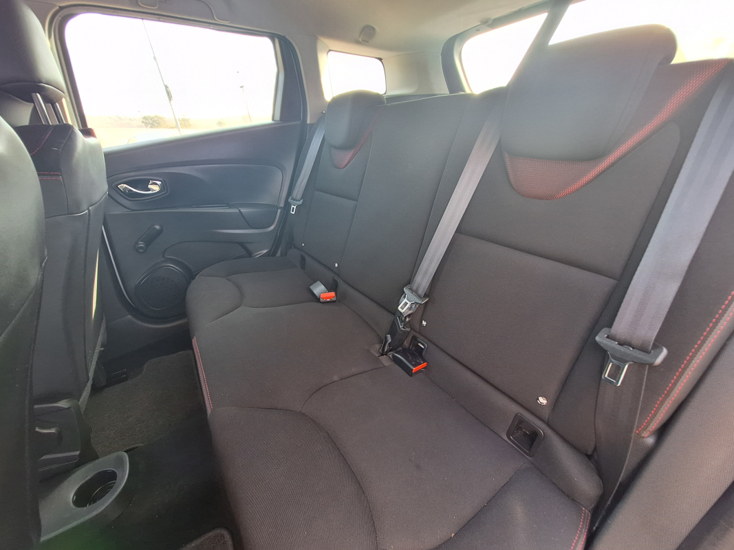 Renault Clio Estate — 13