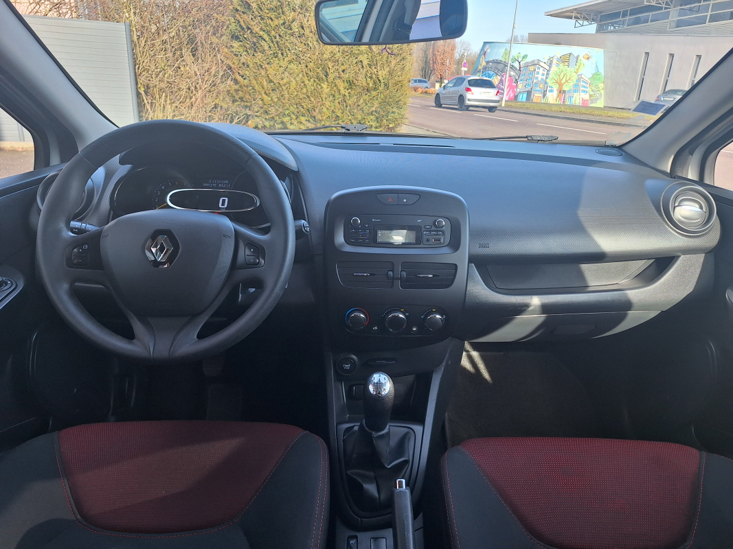 Renault Clio Estate — 33