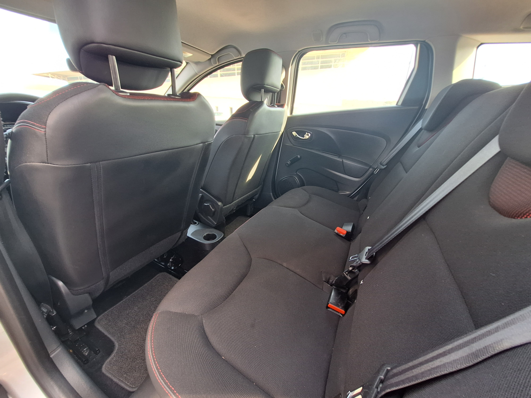 Renault Clio Estate — 14