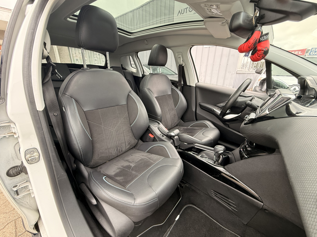 Peugeot 2008 — 8