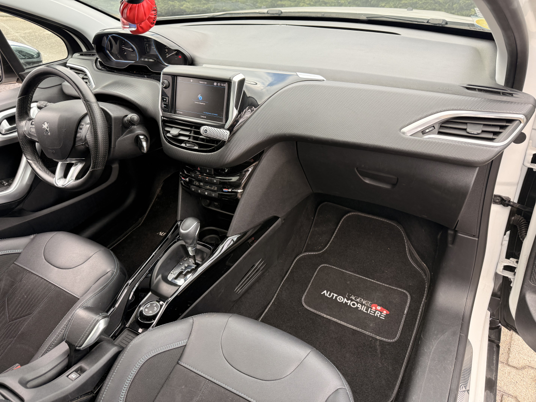 Peugeot 2008 — 10