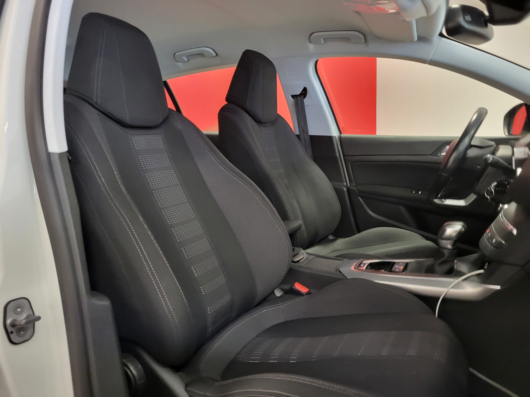 Peugeot 308 — 12
