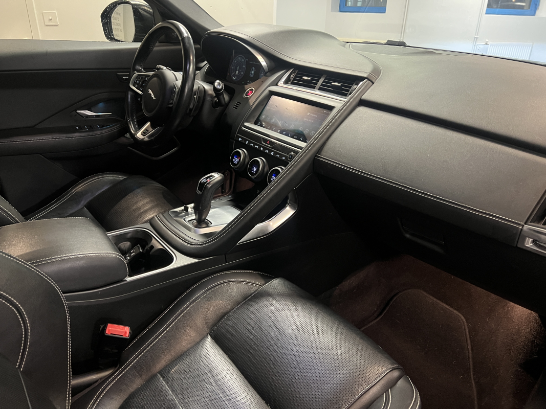 Jaguar E-Pace — 19