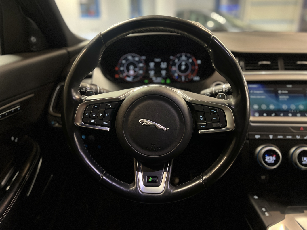 Jaguar E-Pace — 10