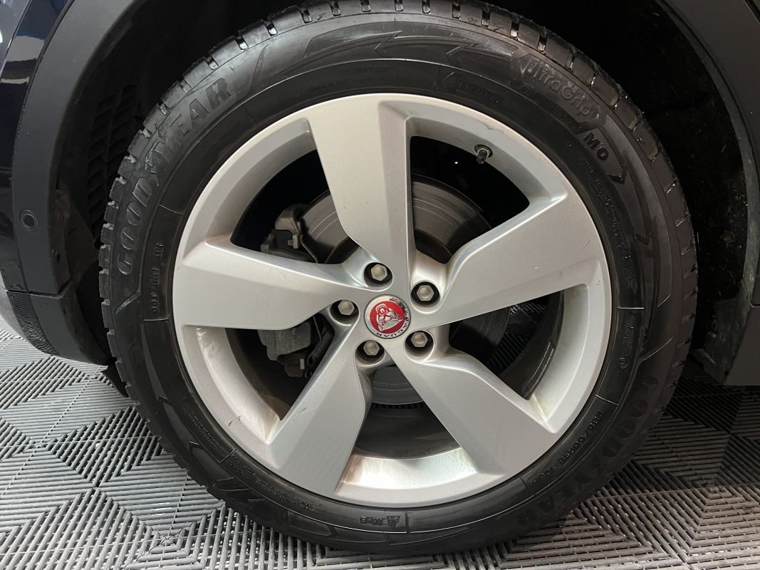 Jaguar E-Pace — 13