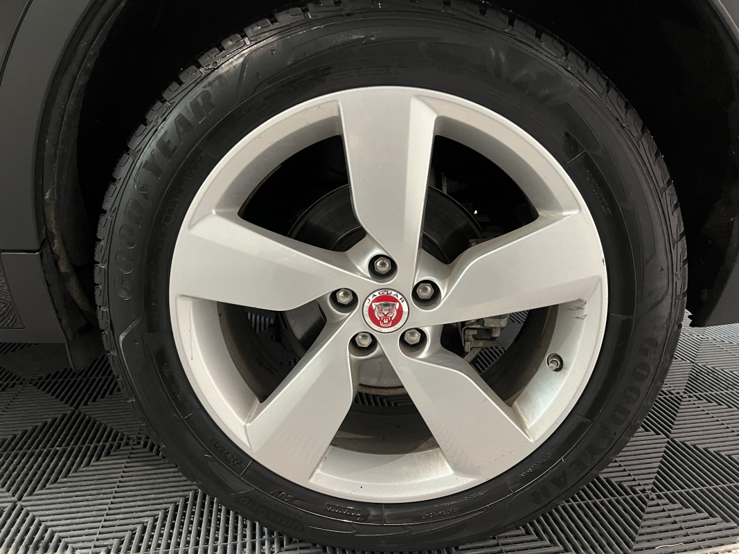 Jaguar E-Pace — 15