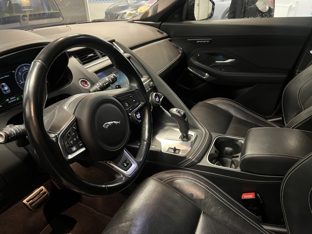 Jaguar E-Pace — 7