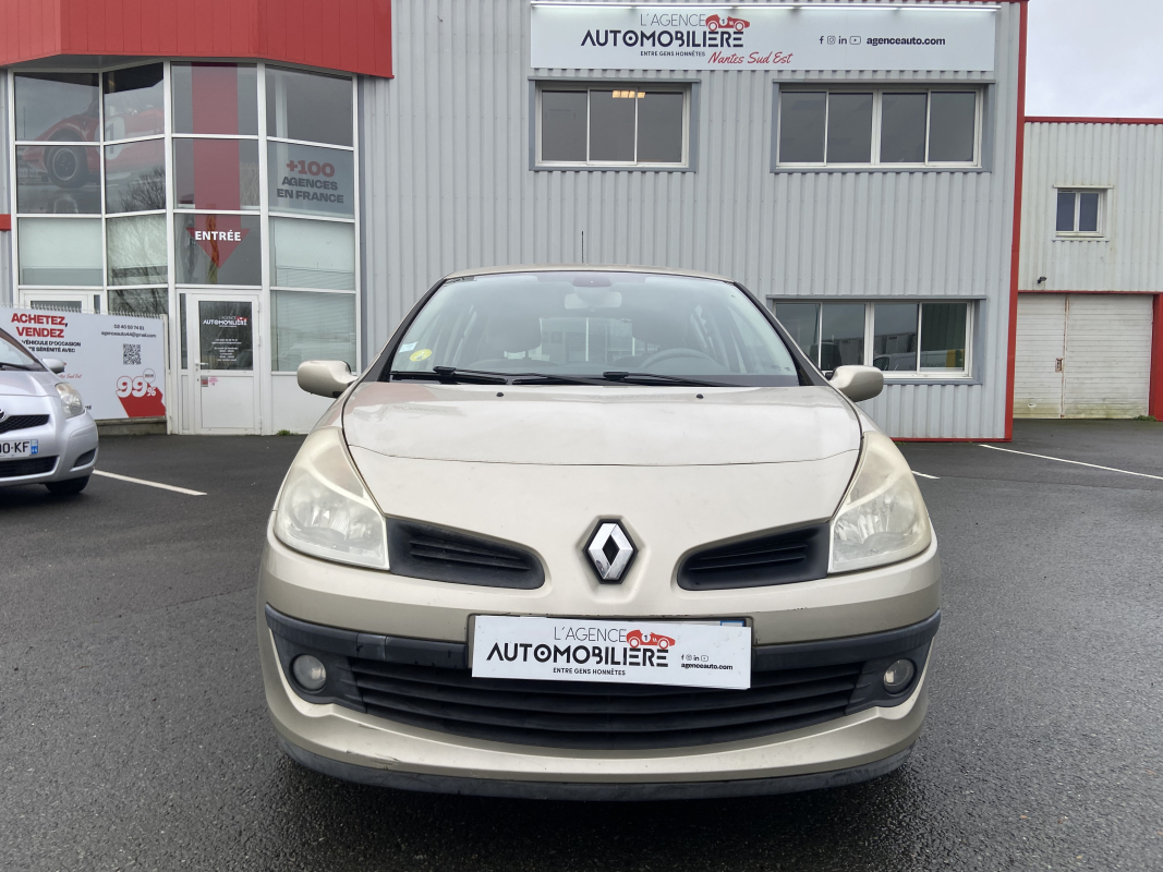 Renault Clio — 2