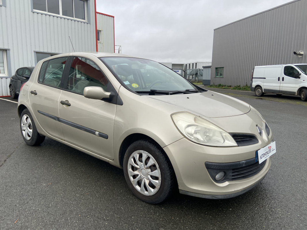 Renault Clio — 3