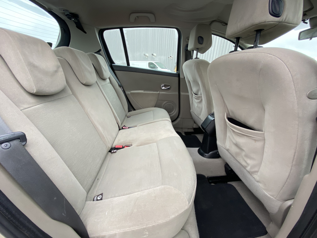 Renault Clio — 13
