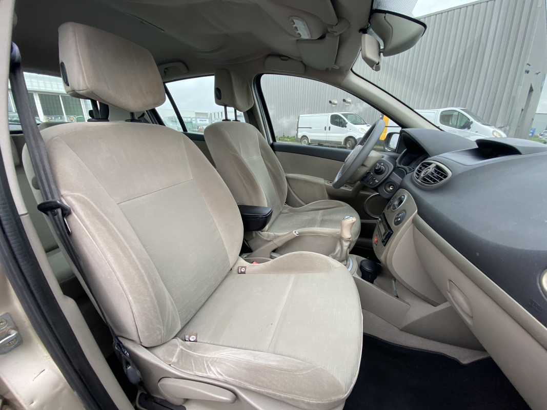 Renault Clio — 15