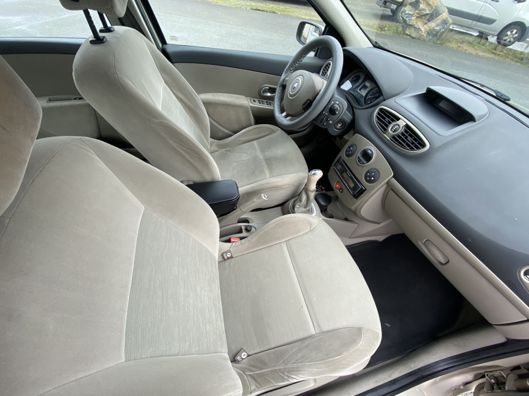 Renault Clio — 14