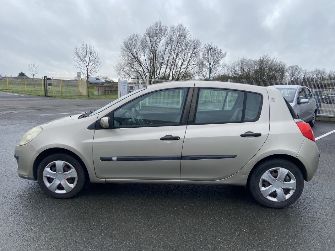 Renault Clio — 8