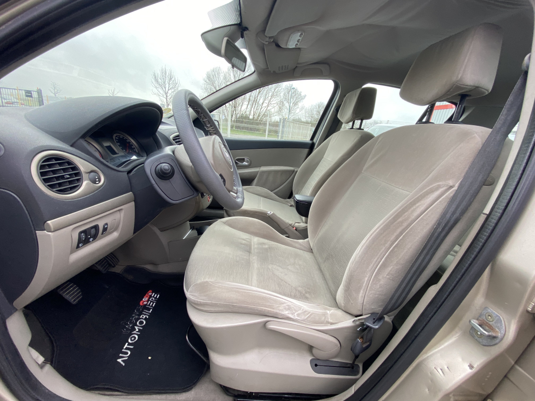 Renault Clio — 10