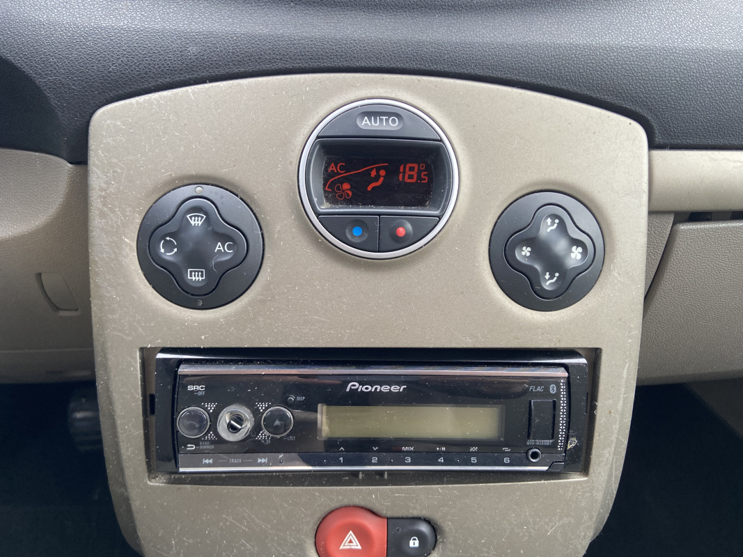 Renault Clio — 19