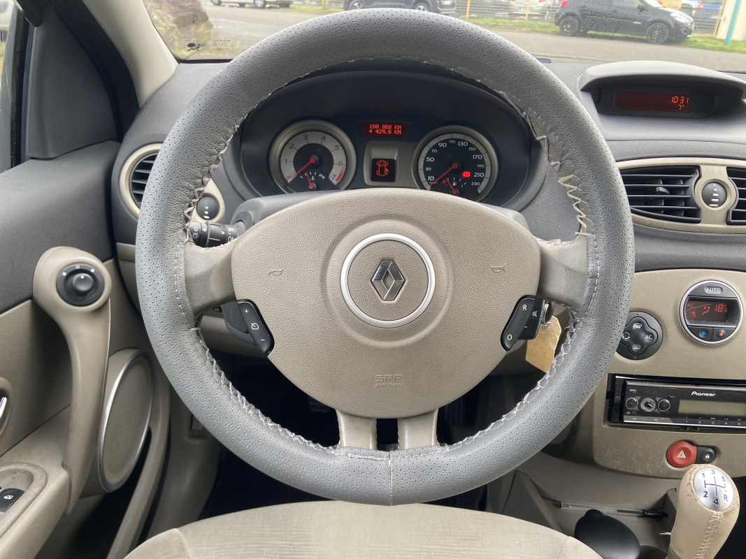 Renault Clio — 17