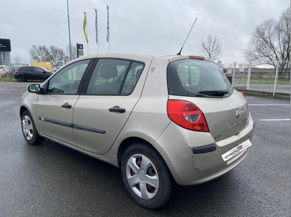 Renault Clio — 7