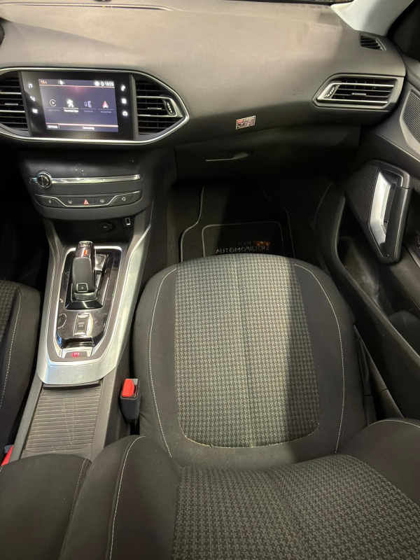 Peugeot 308 SW — 18