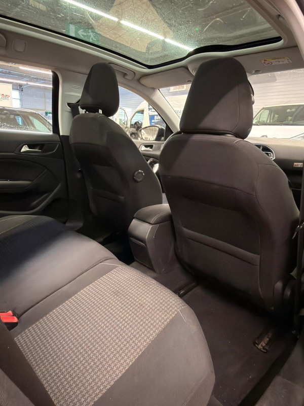 Peugeot 308 SW — 12