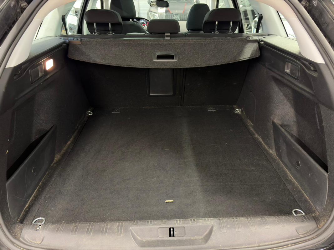 Peugeot 308 SW — 21