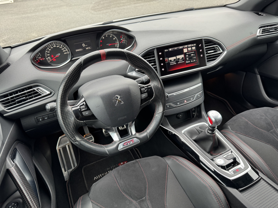 Peugeot 308 — 13