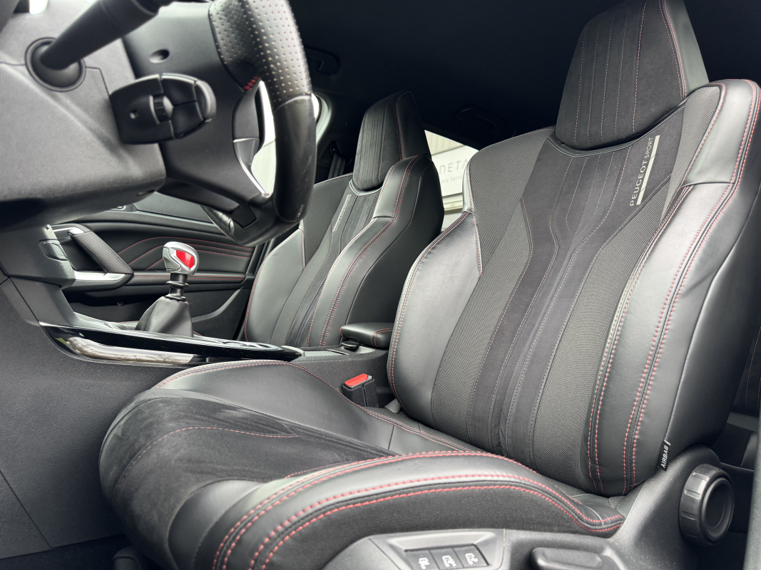 Peugeot 308 — 11