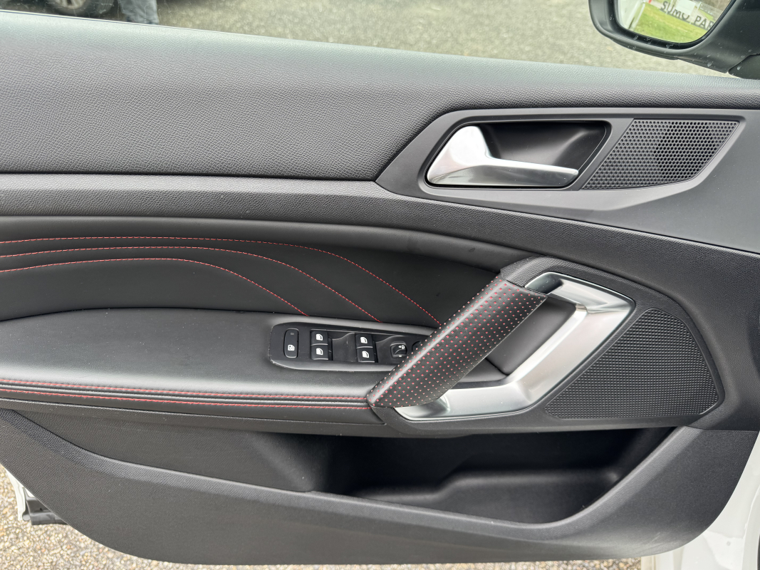 Peugeot 308 — 9