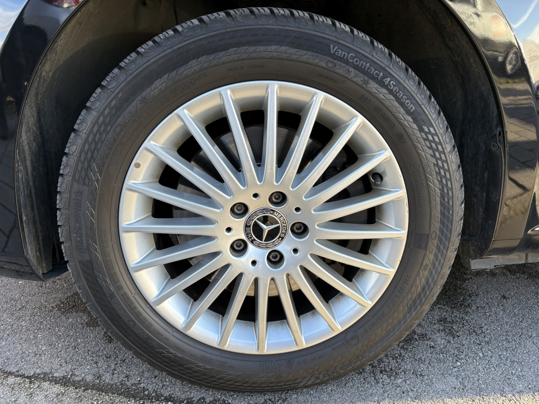 Mercedes Vito — 9