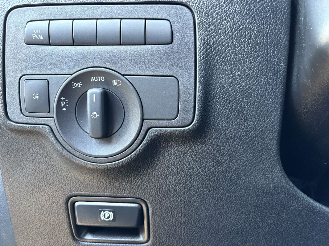 Mercedes Vito — 26