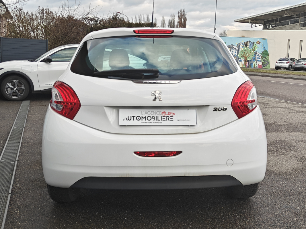 Peugeot 208 — 6