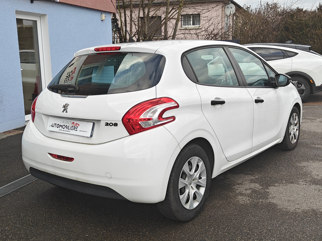 Peugeot 208 — 7