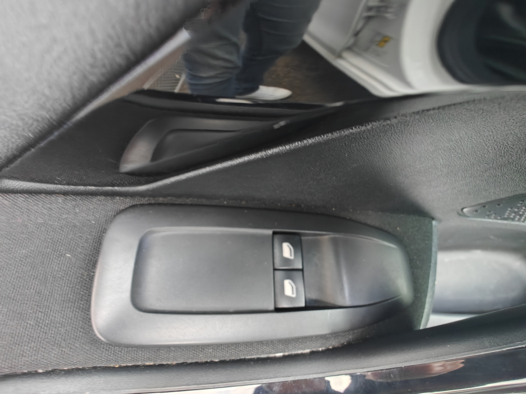 Peugeot 208 — 14